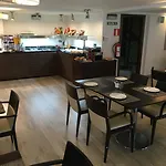 アバ ホテル 3*