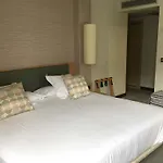 アバ ホテル 3*