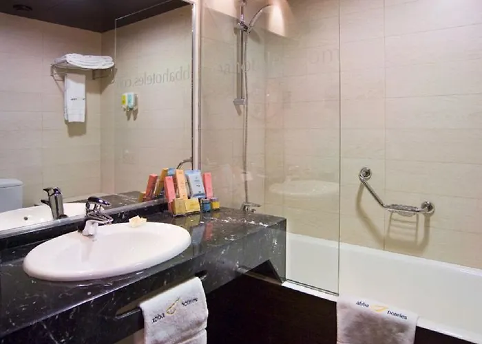 Abba 3* סנטנדר